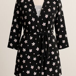 Kathy Ireland Sleepwear Robe Black Floral Rayon Spandex Loungewear Size M